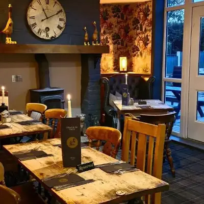 The Strawbury Duck Inn
