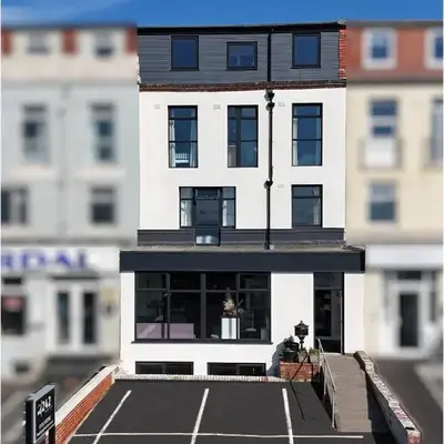 HOTEL242