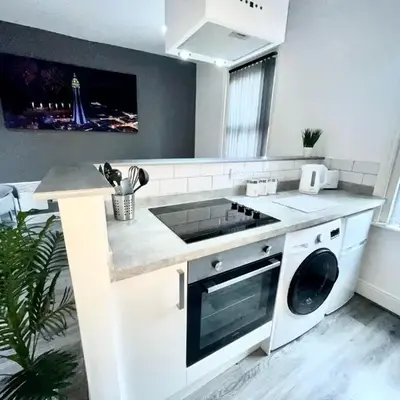 Reads Jacuzzi Apartments