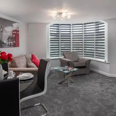 2 Bedrooms Sleeps 7 Near Top Blackpool Attractions