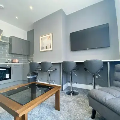 Mayfair Suite - 3x Bathrooms Close to Seafront