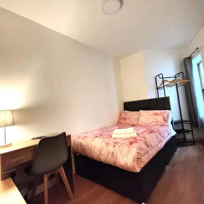 Gallery image of Liverpool City Centre Private Rooms including smart TVs - with Shared Bathroom in Liverpool