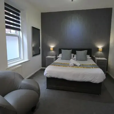 Hotel 33