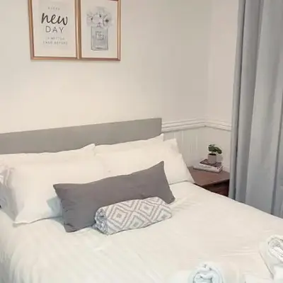 Avril Apartments by CityNest1