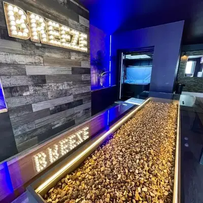 BREEZE SUITES - LUXURY GROUP ACCOM - SLEEPS 19