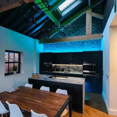 The Eden Warehouse - Green Apartment