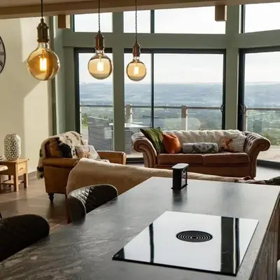 Pendle View Sleeps 8 with Hot Tub