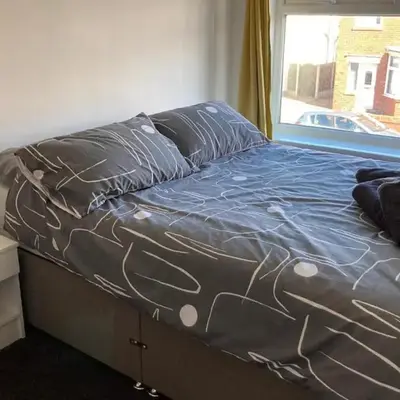 House - Sleeps 5 - Pet friendly - Garden - Parking