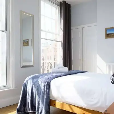 Seymour Townhouse by Serviced Living Liverpool
