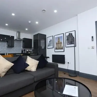 New Oxford House Apartments By Happy Days