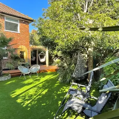 Luxury Oriental Home with Exotic Garden & Free Parking