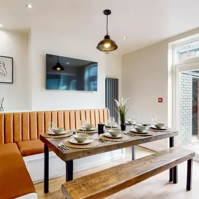 Lancefield House - Air Host & Stay - 5 Bedroom Sleeps 15