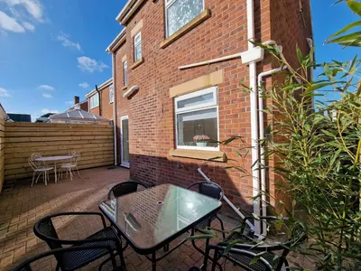 Gallery image of DYSA Bentinck House in Blackpool