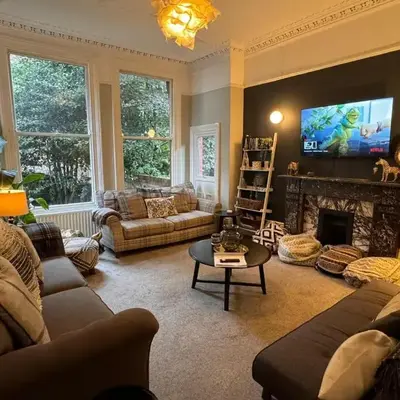 Deluxe Huge Detached House with Parking