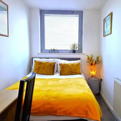 Sidemersey Livings- Central and Quiet 2-Bedroom Flat with a View