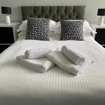 Quiet Ground Floor apartment with parking