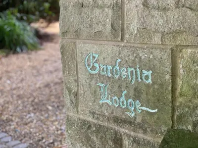a stone wall with the words barbarosa lobos written on it at Beautiful 1 bedroom holiday home in Lancaster in Lancaster