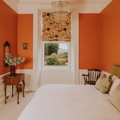 The Pheasant Lodge Spacious Georgian Apartment with Log Fire and Garden Views