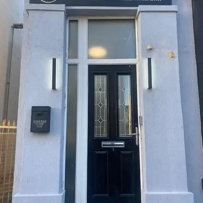Black Ocean Holiday Apartments