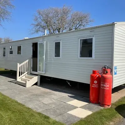 Caravan - Sleeps up to 8 & Free parking