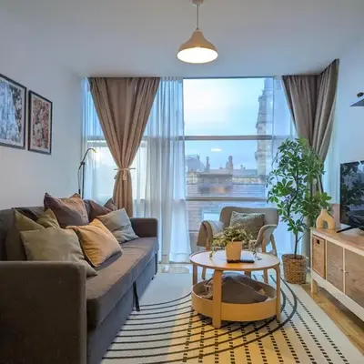 City Centre Morden 1-Bedroom Apt Near Dock