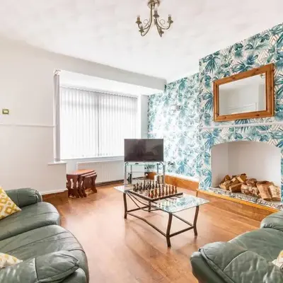 Memory Lane - beautifully renovated house close to motorway networks