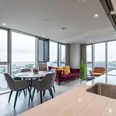 The Lexington - Luxury Serviced Apartments City Centre - City and Waterfront views